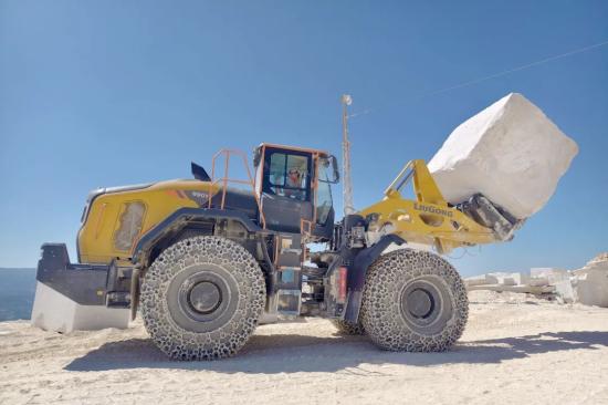 LiuGong 890T Block Handler Debuts in European Market
