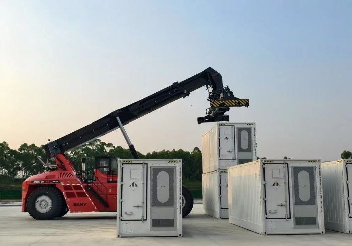 SANY Unveils the 50-ton Energy Storage Reach Stacker as the Pioneer to Meet the Industry Challenge