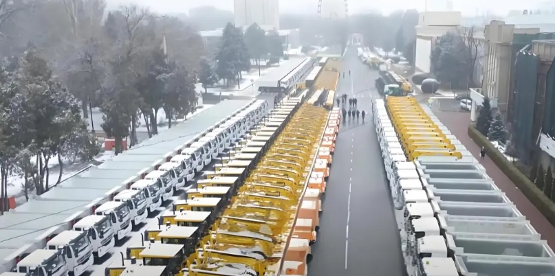 Kyrgyzstan's President and Prime Minister attend the delivery ceremony of Shantui equipment